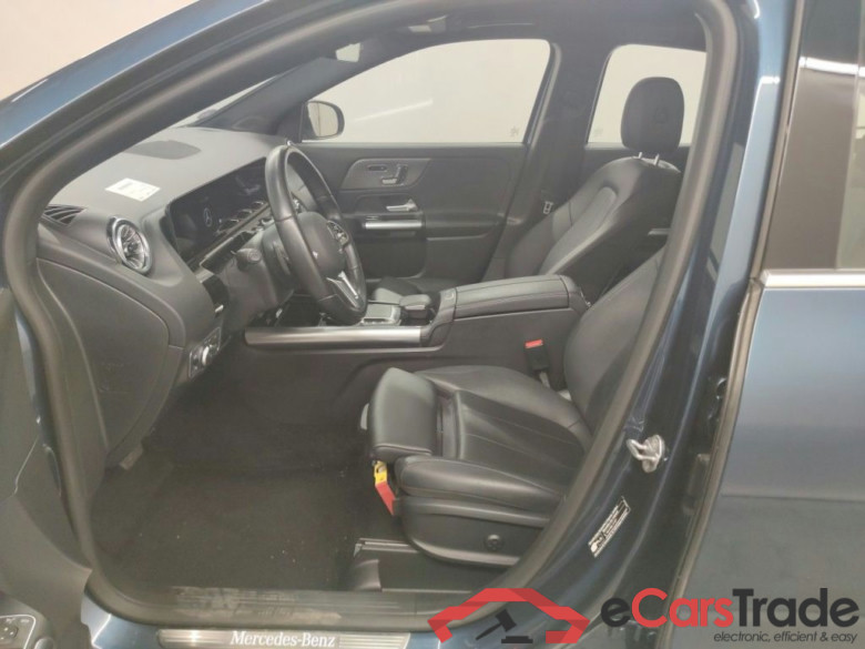 MERCEDES CLASSE GLA - 2020 GLA 250e 262 (160+102) Business Solution 5d Auto #3