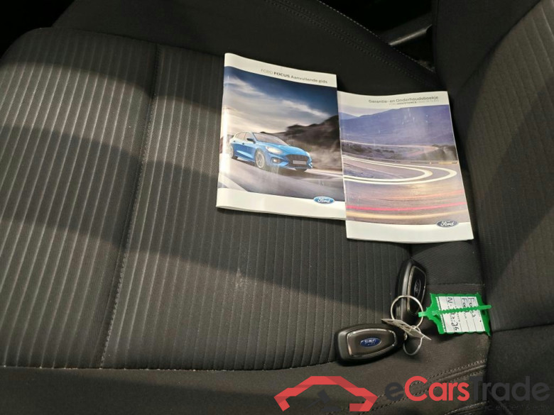 Ford Focus 1.0 EcoBo 125pk Titanium X Bus Wagon 5d #4