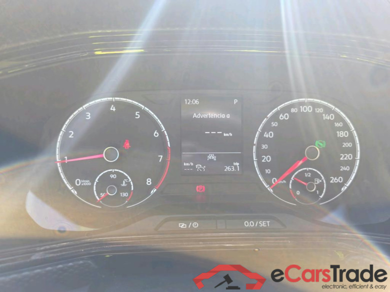 VOLKSWAGEN T-Cross / 2018 / 5P / todoterreno Advance 1.0 TSI 85kW (115CV) DSG (AC) #4