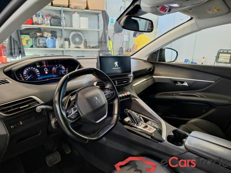 PEUGEOT 3008 / 2020 / 5P / SUV BLUEHDI 130 EAT8 SeS ALLURE #3