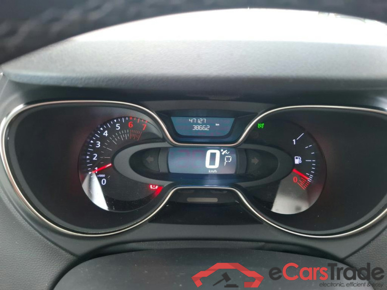 RENAULT Captur / 2017 / 5P / Crossover Intens TCe 150 EDC FAP #6